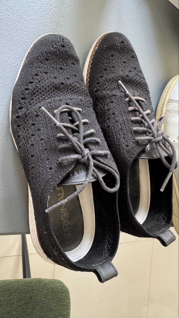 Cole Haan Womens (Category: Casual Shoes) located in Angeles City. Submitted by imymeminexx (Listing ID 1466364528, Image 1). Description: Well used Colehaan - Brand: Cole Haan - Model: OriginalGrand Knit - Color: Black - Size: Women's US 7.5 - Origin: Made in Vietnam - Materials: Breathable woven upper with leather details and manmade lining - Features: Traditional lace-up closure, lightweight construction, and cushioned insoles - Perfect for: C