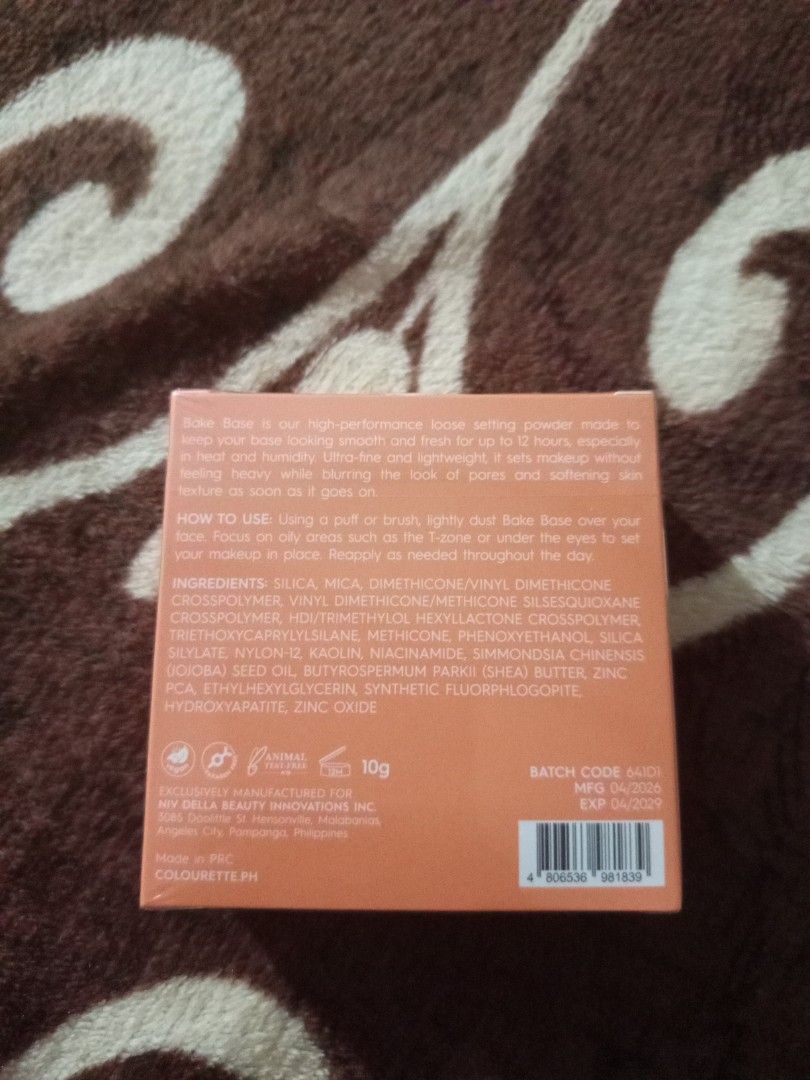 Colourette Bake Base Ultra-Fine Blurring Loose Setting Powder (Category: Makeup) located in Binan City. Submitted by kpaa7824 (Listing ID 1466444491, Image 2). Description: - Brand: Colourette Bake Base Ultra-Fine Blurring Loose Setting Powder - Shade: Invisible (Universal) - Net Weight: 10g - Condition: Brand new, sealed in original box - Formulation: Talc-free, vegan, and cruelty-free - Benefits: Controls oil, blurs pores, and locks in makeup f