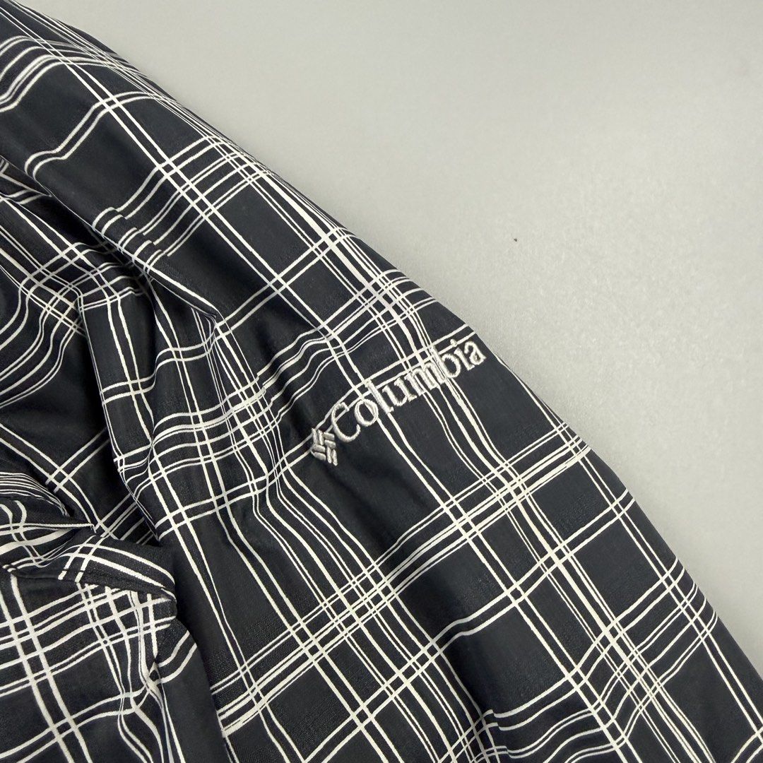 Columbia Omni-Shield Plaid Hooded Jacket (Category: Coats, Jackets and Outerwear) located in Cavite. Submitted by epiboie (Listing ID 1466427584, Image 3). Description: Columbia rain jacket checkered Size small 20x26.5 Color rate: 9.5/10 excellent condition No issue 1380.