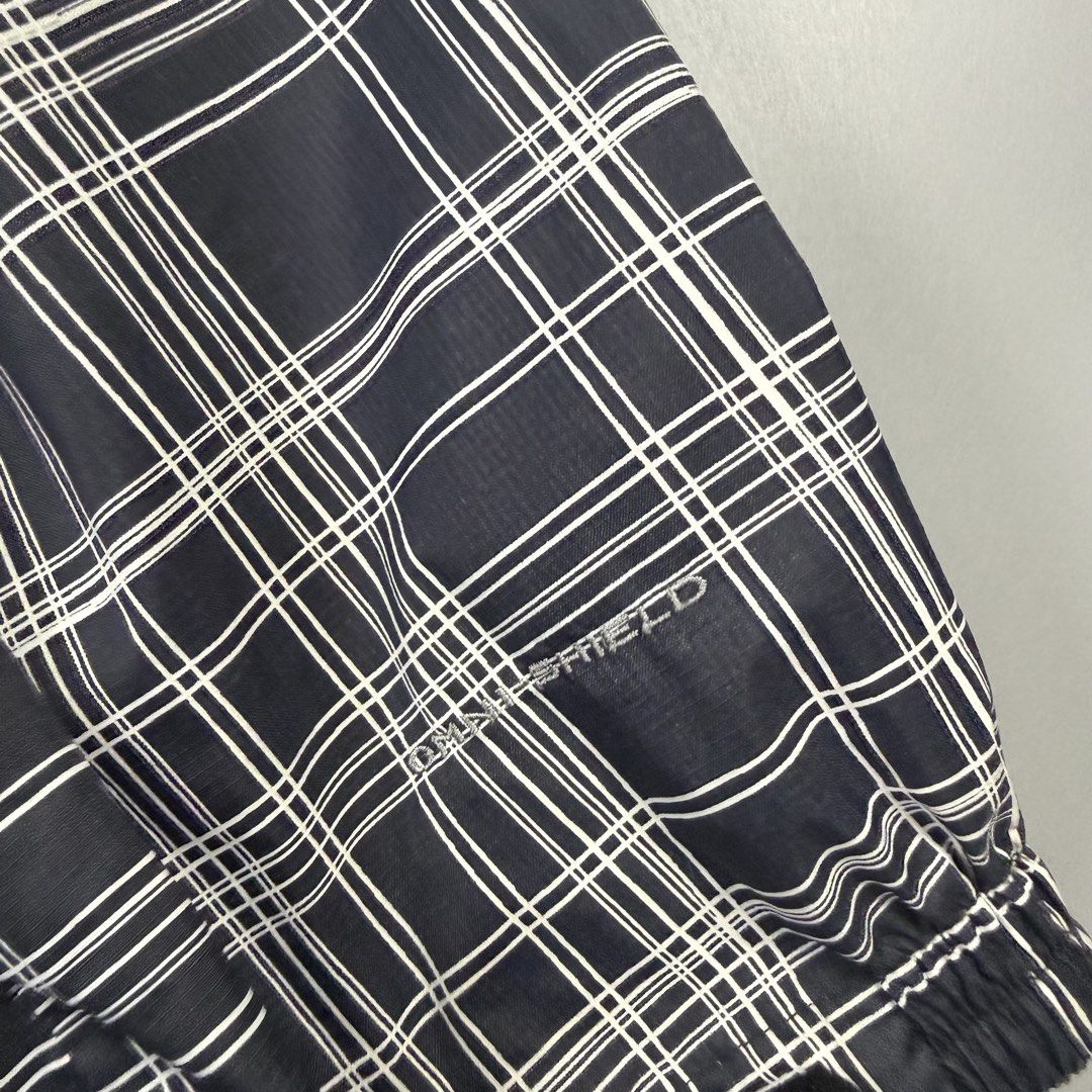 Columbia Omni-Shield Plaid Hooded Jacket (Category: Coats, Jackets and Outerwear) located in Cavite. Submitted by epiboie (Listing ID 1466427584, Image 2). Description: Columbia rain jacket checkered Size small 20x26.5 Color rate: 9.5/10 excellent condition No issue 1380.