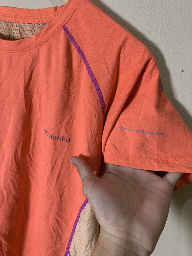 COLUMBIA tshirt (Category: Shirts) located in Molave. Submitted by mysticbird_38213e (Listing ID 1466487898, Image 3). Description: As new need wash Ganda pa nito madam Pang outdoor niyo po.