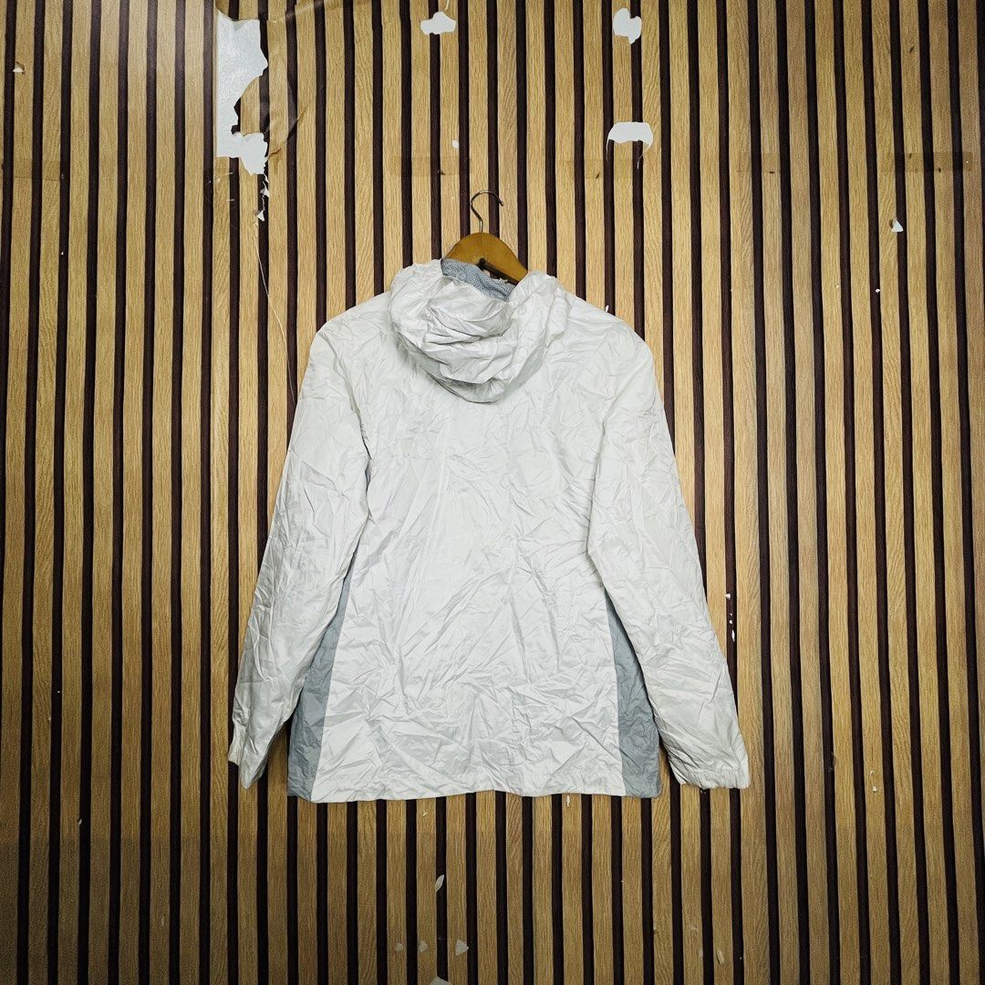 COLUMBIA WHITE SMALL 20x27 (Category: Coats, Jackets and Outerwear) located in Dasmarinas. Submitted by yg_supplies (Listing ID 1466402124, Image 2). Description: COLUMBIA WHITE SMALL 20x27.