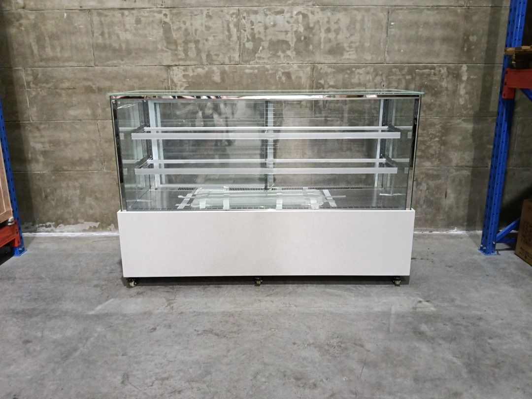 Commercial 180cm Cake Display Chiller (Category: Industrial Equipment) located in Manila. Submitted by allana_kwindustrial (Listing ID 1466425658, Image 1). Description: 🍰 Looking for a cake display chiller for your pastry or coffee shop? Keep your cakes and pastries fresh while displaying them beautifully! ✨ Commercial 180cm Cake Display Chiller Dimensions: 180 x 66 x 120 cm Price: 89K Specifcations: Japanese Style Cake Chiller Defogger Secop G
