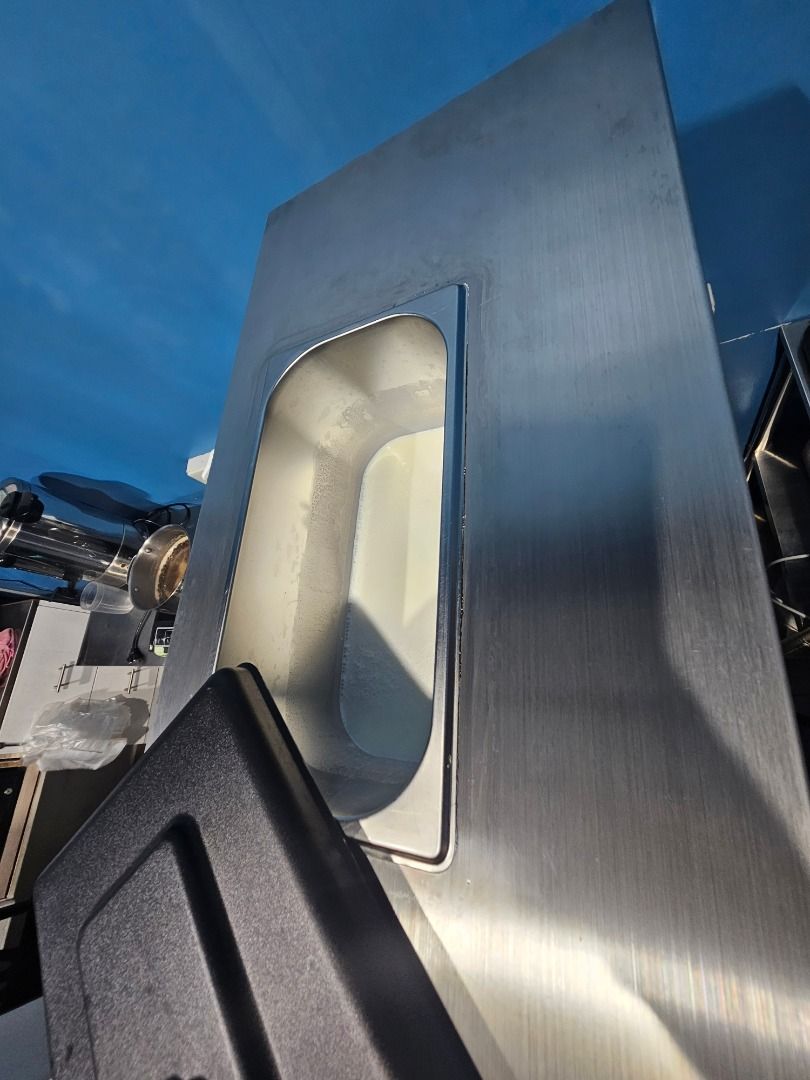 Commercial 1-Nozzle Soft Serve Ice Cream Machine Model MK-18CTA (Category: Ice-cream Makers) located in Caloocan City. Submitted by qingqing02 (Listing ID 1466406378, Image 2). Description: - Model: MK-18CTA (Manufactured Feb 2026) - Capacity: 18 to 20 liters per hour - Power: 220V / 60Hz, 1600W - Weight: 80kg net / 90kg gross - Condition: Fully functional hopper and dispensing handle, ready for business - Inclusions: Instruction manual, spare O-