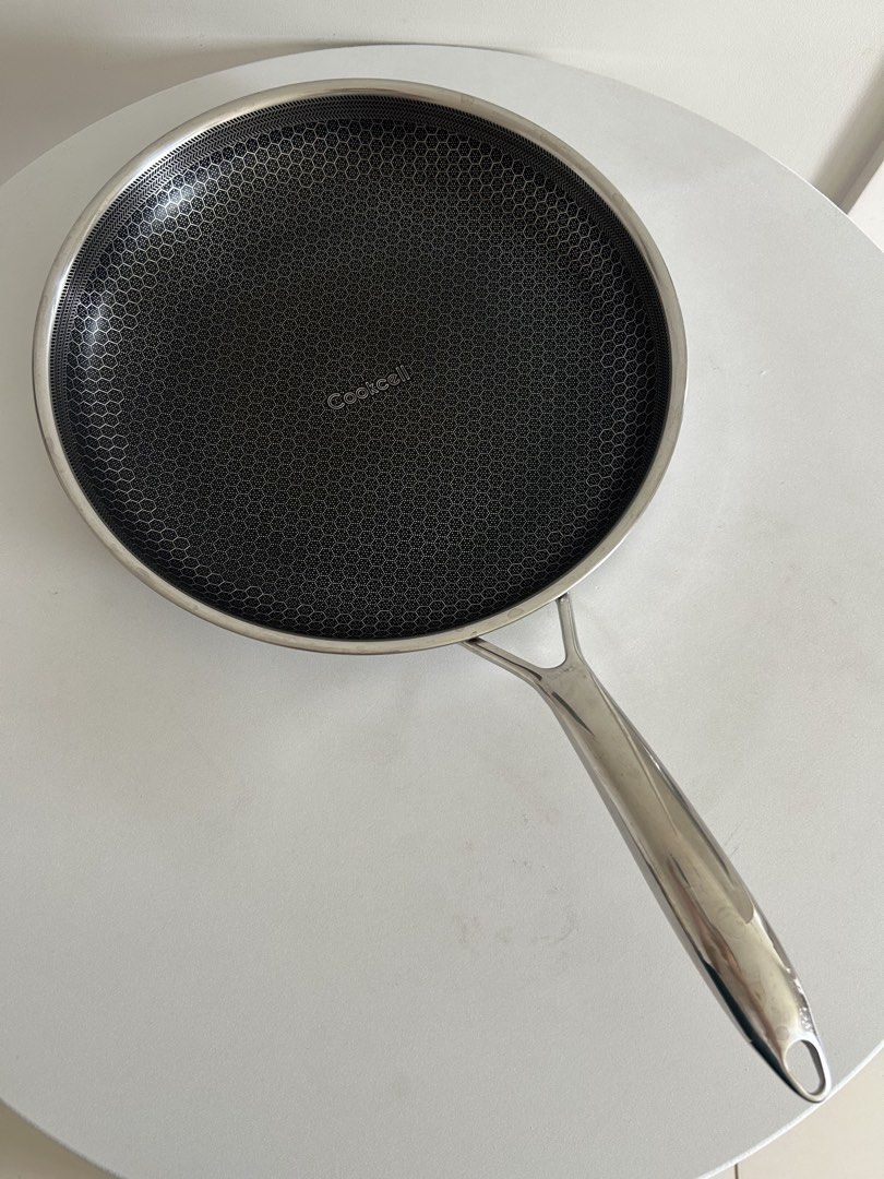 Cookcell Frying Pan (made by black cube) (Category: Cookware & Accessories) located in Quezon City. Submitted by curatedfindsy (Listing ID 1466385073, Image 3). Description: Cookcell made by black cube 29.6cm Thick and heavy In very good condition Have tiny dent sa ilalim but not noticeable Rfs: bawas gamit Quezon City.