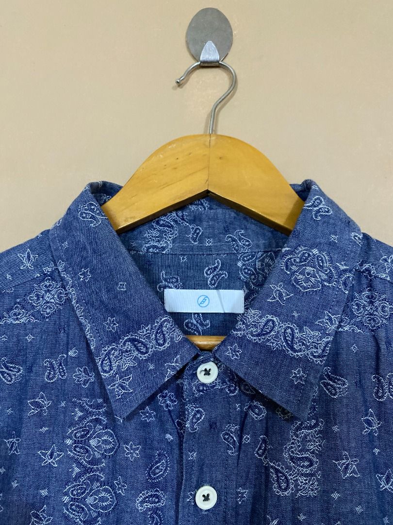 COP Bandana Printed Boxy Fit Button Up Polo (Category: Tshirts & Polo Shirts ) located in Cadiz. Submitted by davidspothead (Listing ID 1466364968, Image 2). Description: Fits Medium to Large Width 24.5" Length 28" front / 29.5" back Good as new.