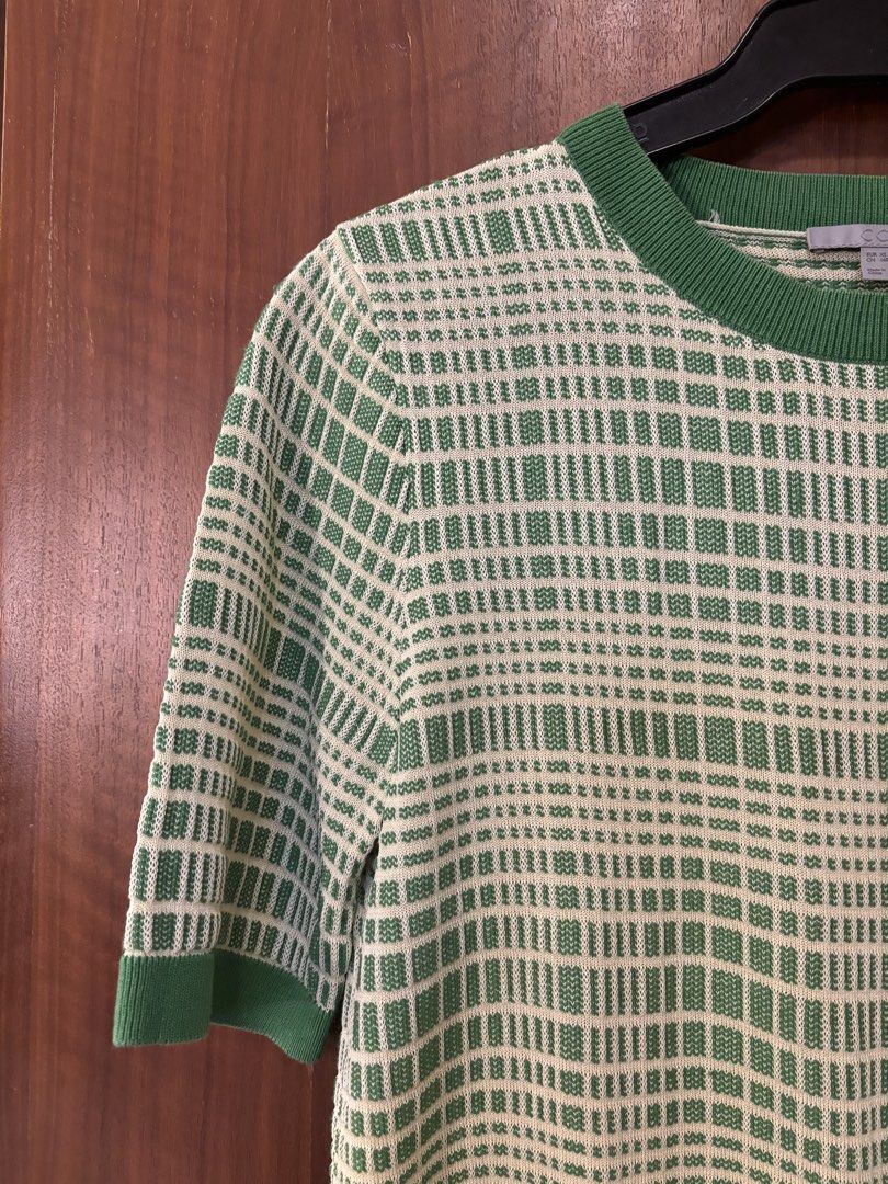 COS Green & White Pattern Short Sleeve Knit Top (Category: Blouses) located in Muntinlupa City. Submitted by juliegarcia (Listing ID 1466440996, Image 3). Description: 🚢 Shipping fee not included. 💸 Price negotiable. 💌 DM for more photos & info. .