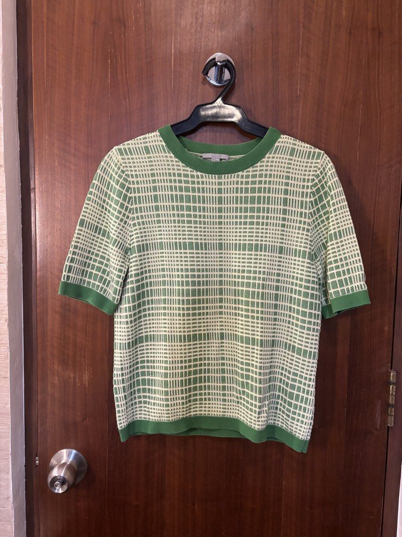 COS Green & White Pattern Short Sleeve Knit Top (Category: Blouses) located in Muntinlupa City. Submitted by juliegarcia (Listing ID 1466440996, Image 1). Description: 🚢 Shipping fee not included. 💸 Price negotiable. 💌 DM for more photos & info. .
