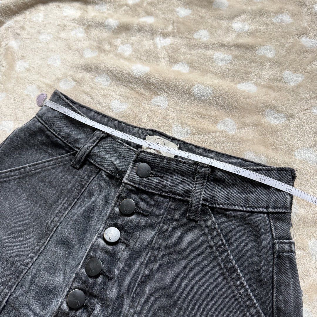 Cotton On (Category: Skirts) located in Manila. Submitted by shefindshope (Listing ID 1466435933, Image 2). Description: .