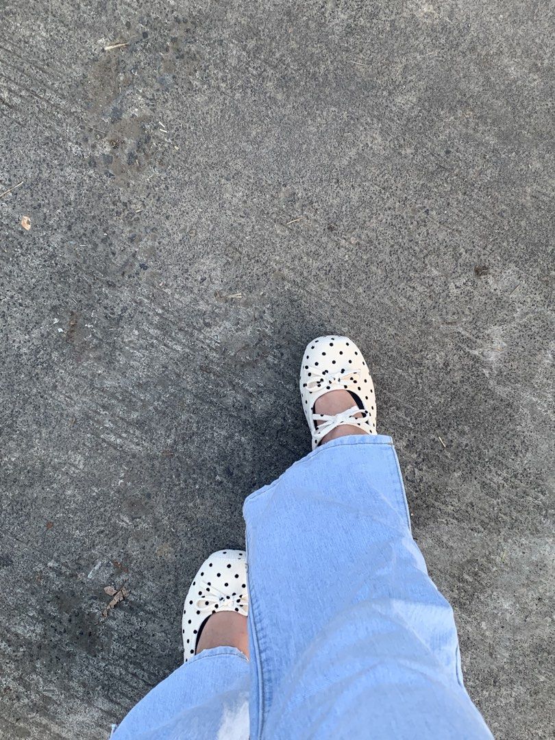 Cream polka dot ballet flats with bow strap (Category: Flats & Sandals) located in Daraga. Submitted by shevvv28 (Listing ID 1466337523, Image 3). Description: (once used only) kararating lang medyo masikip sakin - Cream ballet with heels with playful black polka dots - Soft and comfortable fabric material, ideal for walking - Adorable small bows on the toe and instep strap - Convenient slip-on design for easy wear - Versatile style that matches 