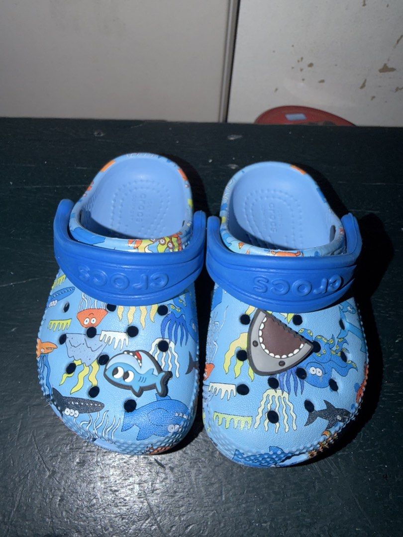 CROCS C6 (Category: Babies & Kids Fashion) located in Caloocan City. Submitted by amethystlove14 (Listing ID 1466384291, Image 1). Description: CROCS C6.