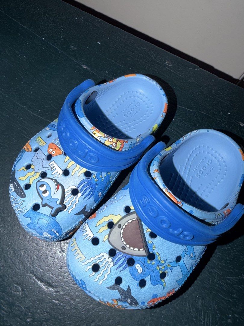 CROCS C6 (Category: Babies & Kids Fashion) located in Caloocan City. Submitted by amethystlove14 (Listing ID 1466384291, Image 2). Description: CROCS C6.