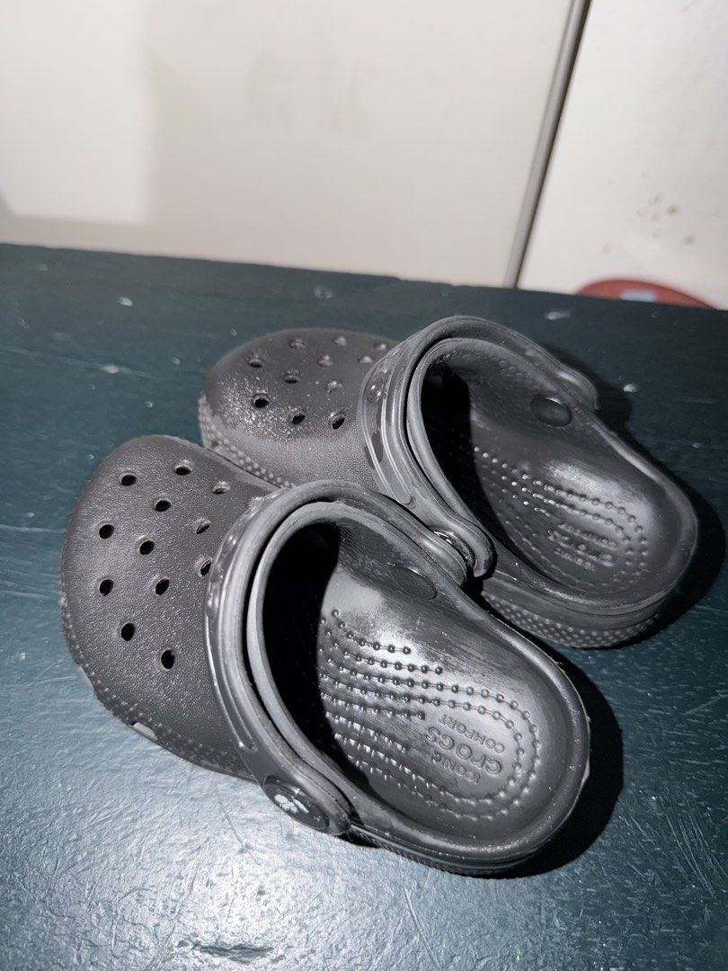 CROCS C6 (Category: Babies & Kids Fashion) located in Caloocan City. Submitted by amethystlove14 (Listing ID 1466384708, Image 3). Description: .