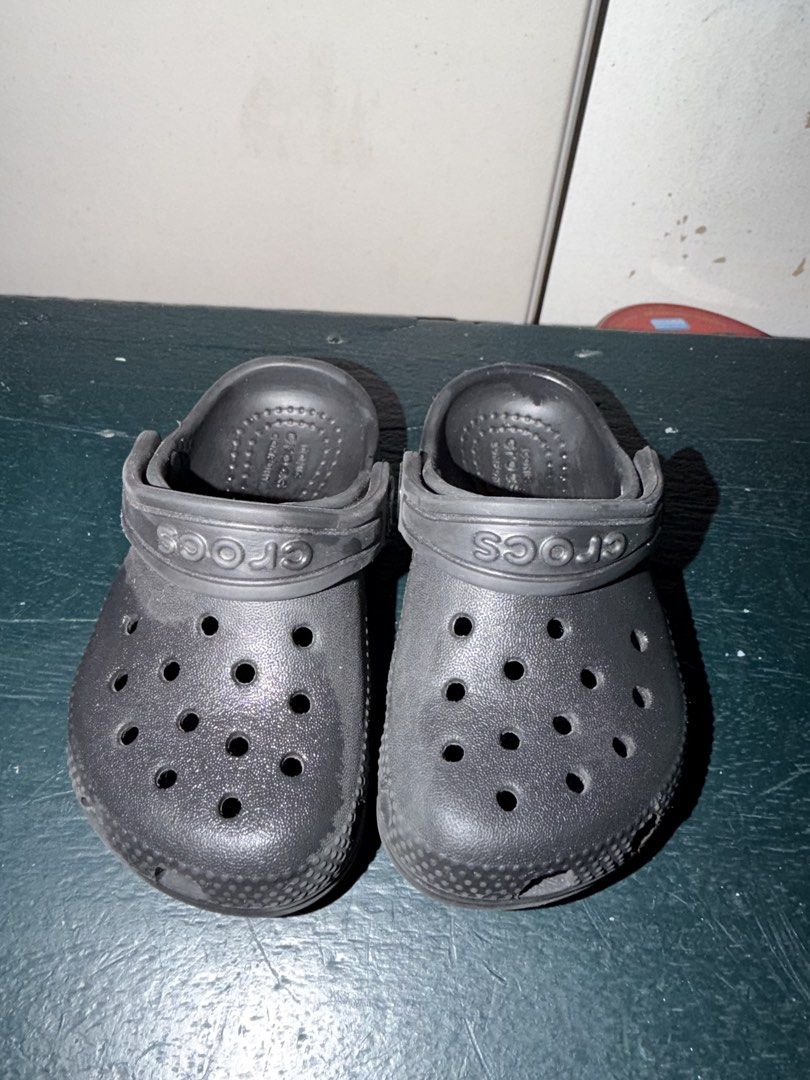CROCS C6 (Category: Babies & Kids Fashion) located in Caloocan City. Submitted by amethystlove14 (Listing ID 1466384708, Image 1). Description: .
