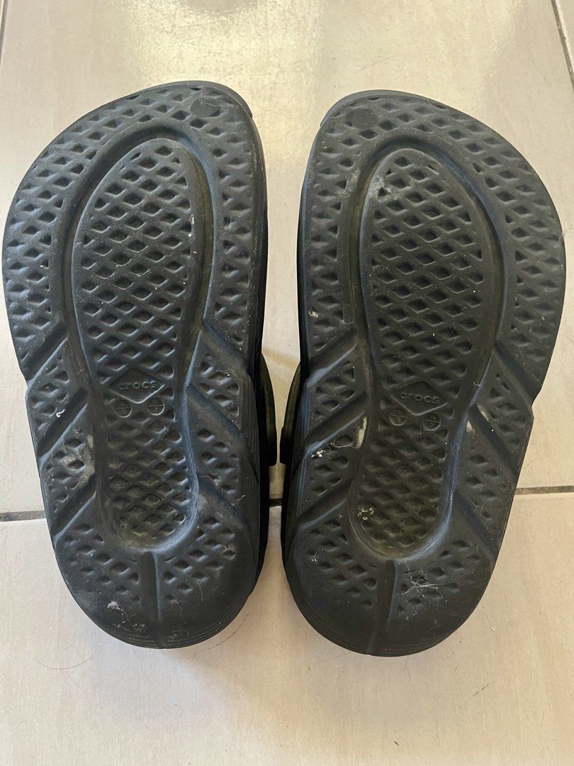 Crocs clogs bundle for older kids and teens (Category: Slippers & Slides) located in San Pedro. Submitted by thenthwonder (Listing ID 1466382705, Image 3). Description: Price posted for bundle 1 pair crocs clogs echo in black Size 5 (men’s)/7 (women’s) In very good condition. Minimal skid marks With free 5 authentic jibitz 1 pair multi color crocs clogs Size 4(men’s) 6(women’s) Nice paint-like colors In good condition Will fit kids 9-11 years old