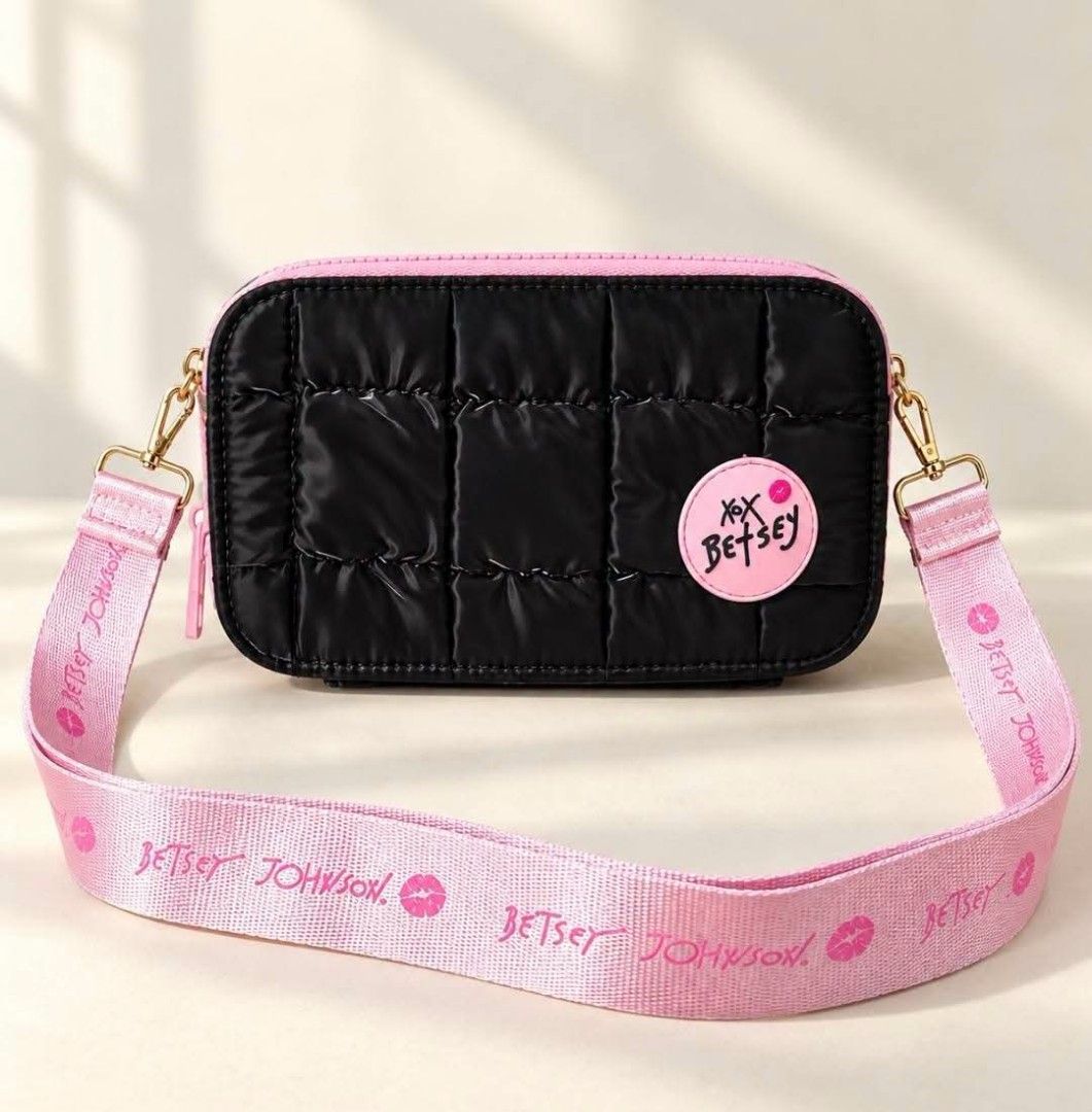 Cross body bag (Category: Cross-body Bags) located in Pasay City. Submitted by geh04 (Listing ID 1466398462, Image 2). Description: .