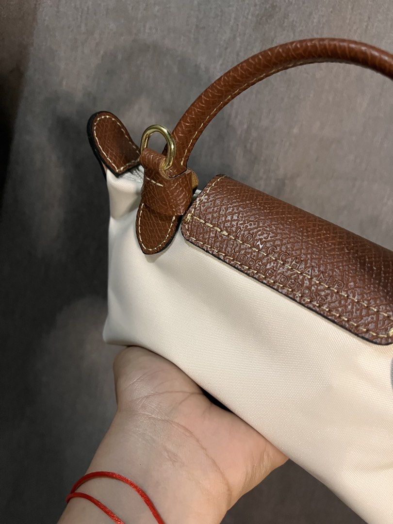 Crossbody micro mini Longchamp paper white (Category: Cross-body Bags) located in San Jacinto. Submitted by kellysthrift_ (Listing ID 1466457636, Image 3). Description: Longchamp paper white .