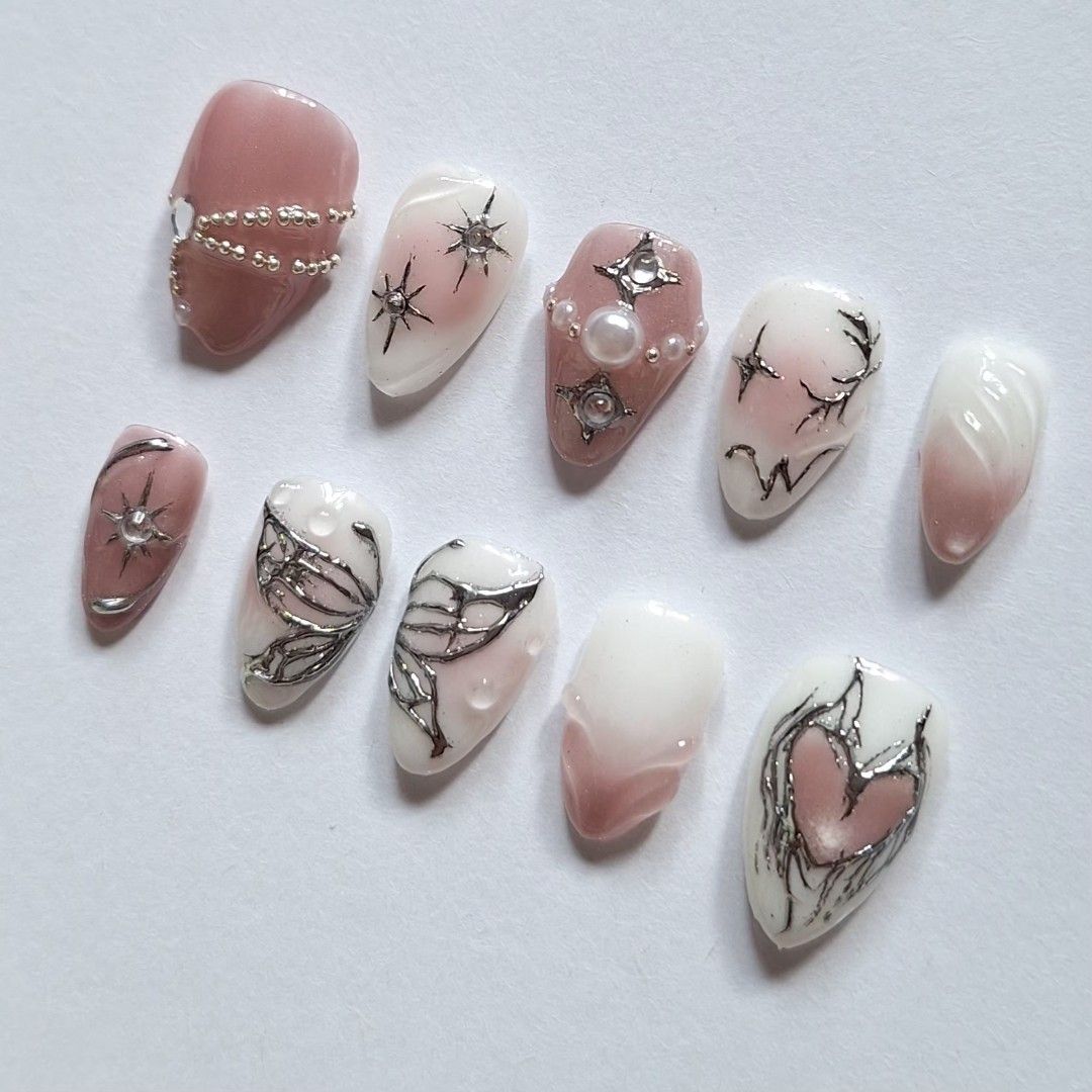 Custom press on nails (Category: Hands & Nails) located in Quezon City. Submitted by luxetips_pressph (Listing ID 1466337275, Image 3). Description: Custom Press On Nails for 250-350php Any shape and length message to order and for inquiries Inclusions: 📌 Nail Prep Kit (Alcohol Pads, Cuticle Pusher, Nail File) 📌 Jelly Glue 📌 Care Card 📌 Press On Nails.