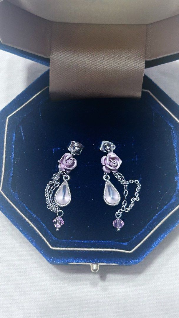 Dainty Rose Earrings (Category: Earrings) located in Makati City. Submitted by cestparfaitvintagejewelries (Listing ID 1466457364, Image 3). Description: .