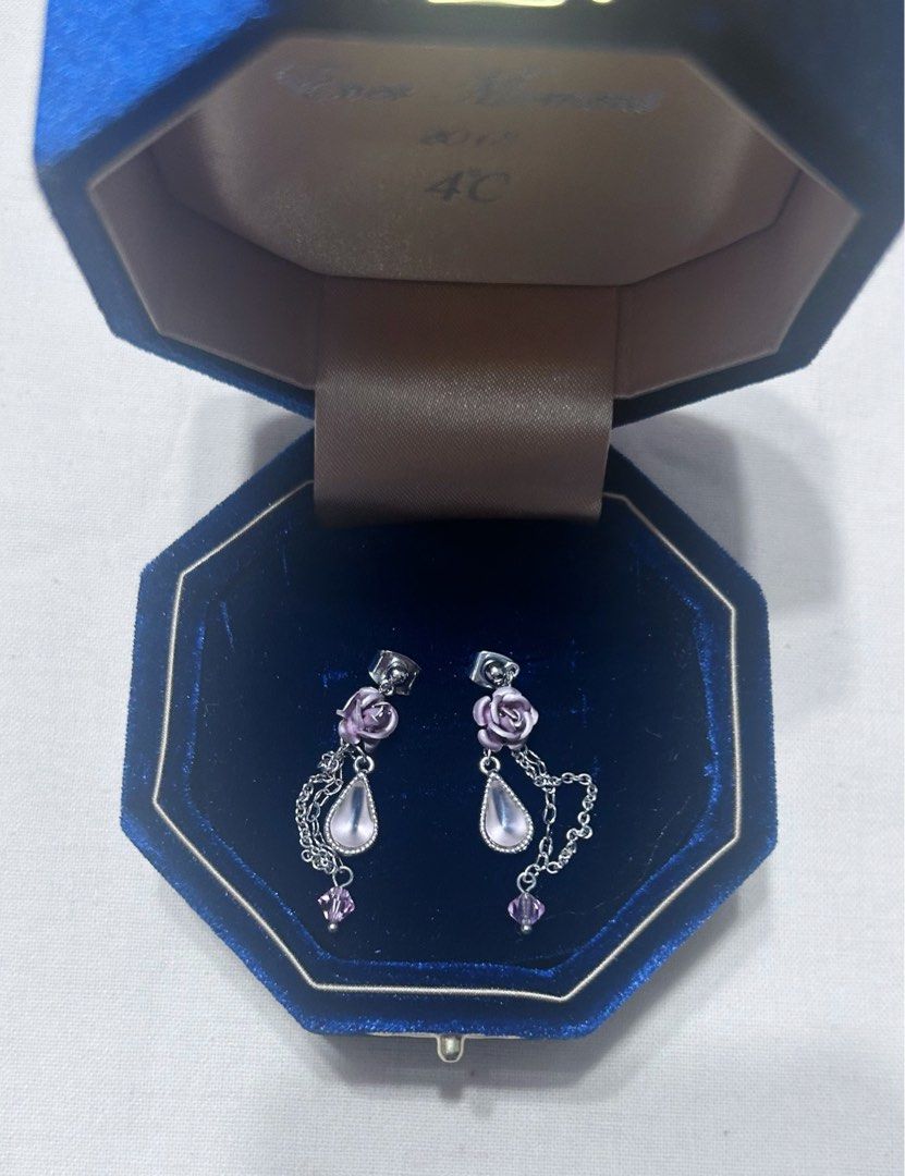 Dainty Rose Earrings (Category: Earrings) located in Makati City. Submitted by cestparfaitvintagejewelries (Listing ID 1466457364, Image 2). Description: .