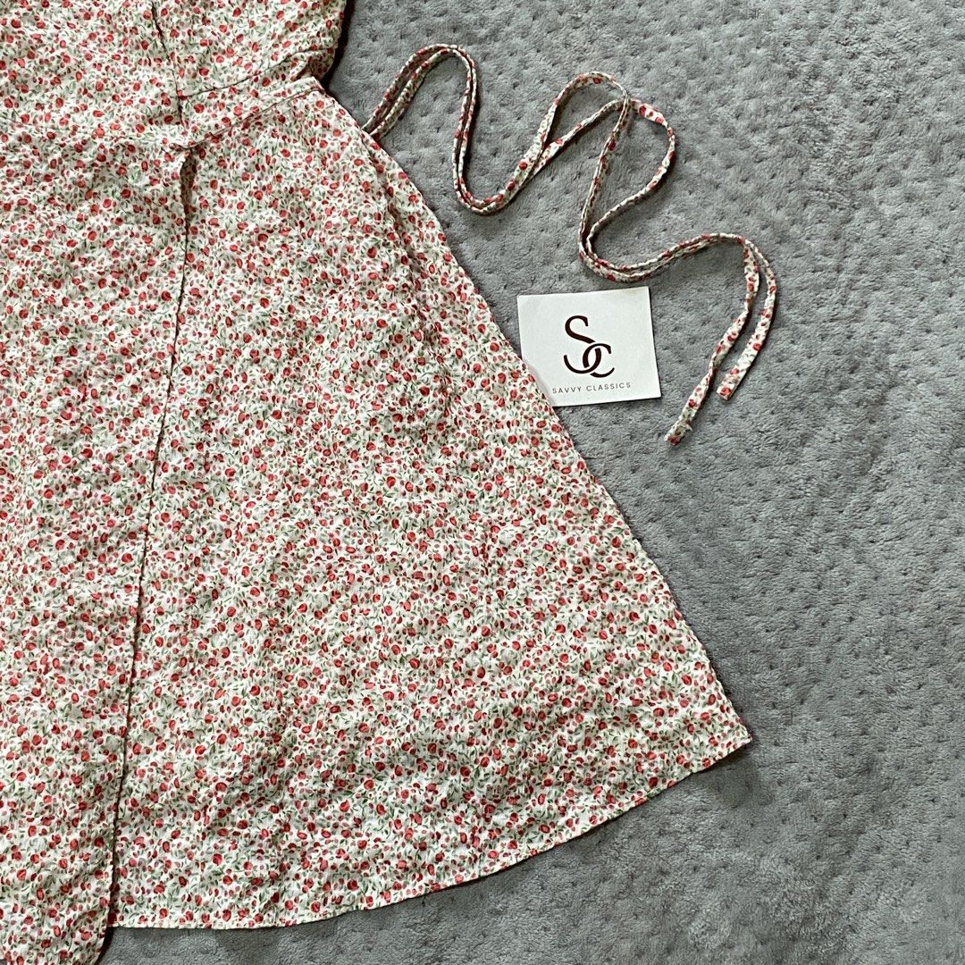 Dainty self tie dress (Category: Dresses) located in Ajuy. Submitted by savvyclassics (Listing ID 1466355606, Image 3). Description: xs to m.