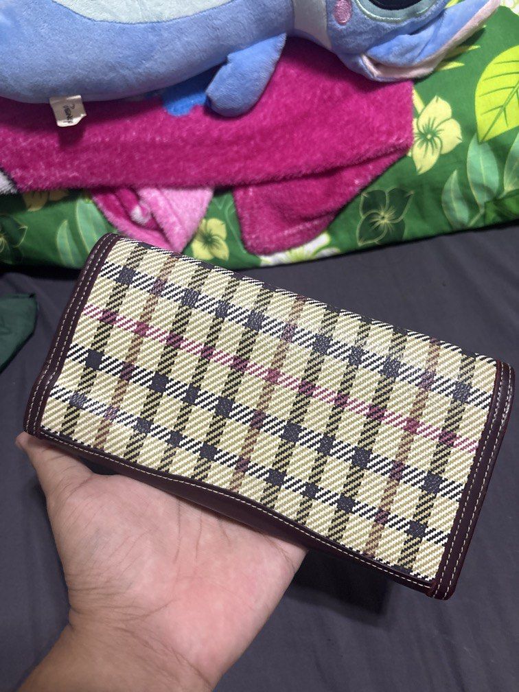 Daks Long Wallet (Category: Wallets & Card holders) located in Cavite. Submitted by owsssss (Listing ID 1466468695, Image 2). Description: .