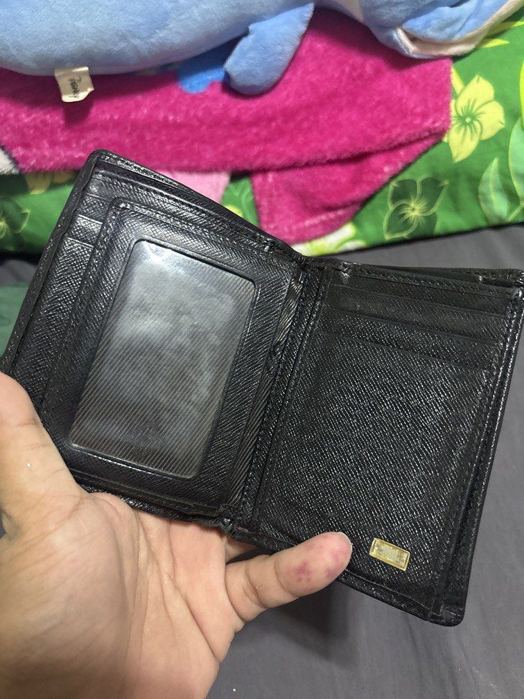 Daks Short Wallet (Category: Wallets & Card Holders) located in Cavite. Submitted by owsssss (Listing ID 1466468954, Image 3). Description: .