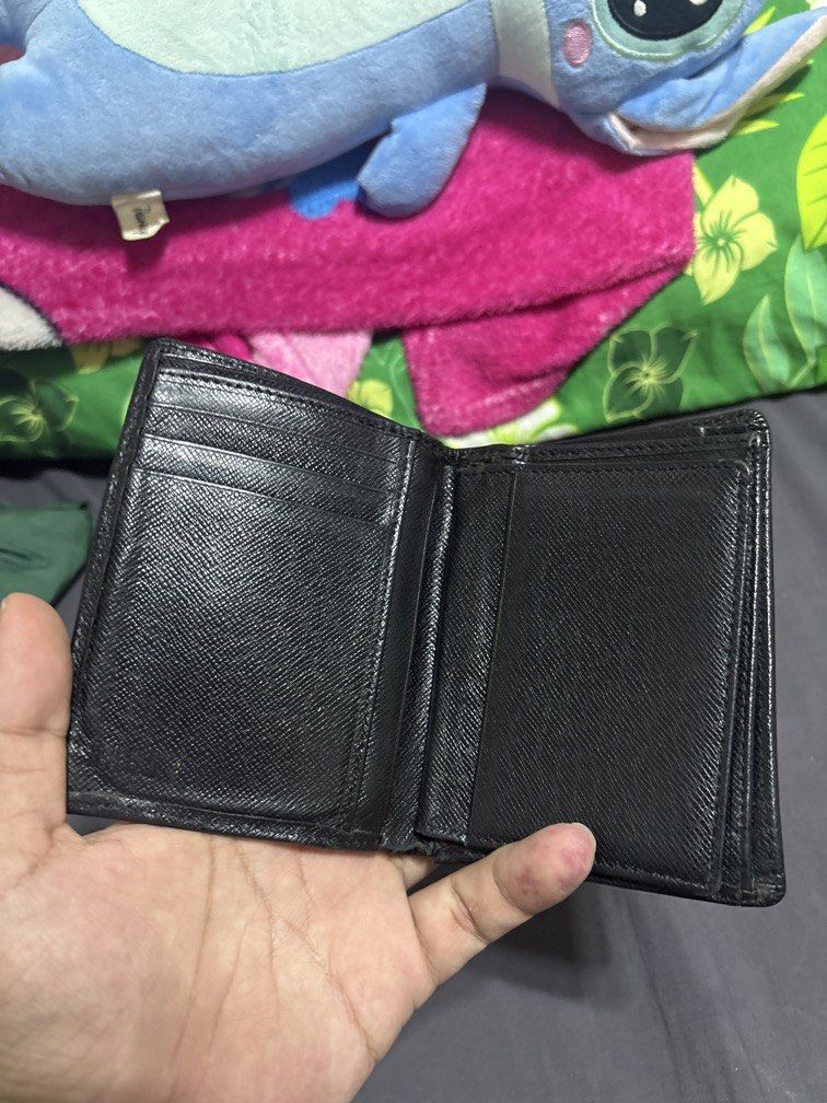 Daks Short Wallet (Category: Wallets & Card Holders) located in Cavite. Submitted by owsssss (Listing ID 1466468954, Image 2). Description: .