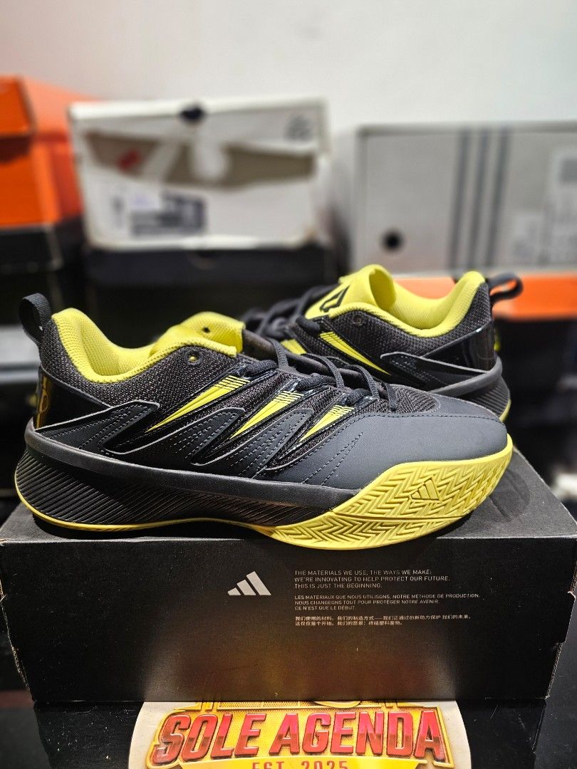 Dame Certified 3 (Category: Sneakers) located in Manila. Submitted by ejjjjj09 (Listing ID 1466382238, Image 2). Description: Dame Certified 3 "Black Lime" Size: 8.5 US | Used Complete with box ₱1,495 only Location: Dasmariñas, Cavite Shipping via: Jnt | Lalamove (Pin: Sole Agenda) Mode of Payment: GCash / Maribank Payment first: No COD | COP DP is required for reservation (non refundable)..