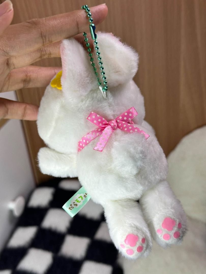 Daramofu-san White Rabbit Bag Charm Strap Keychain (Category: Plushies & Soft Toys) located in Quezon City. Submitted by genie.fluff (Listing ID 1466550822, Image 3). Description: Hard eyes White fur Yellow color flower.
