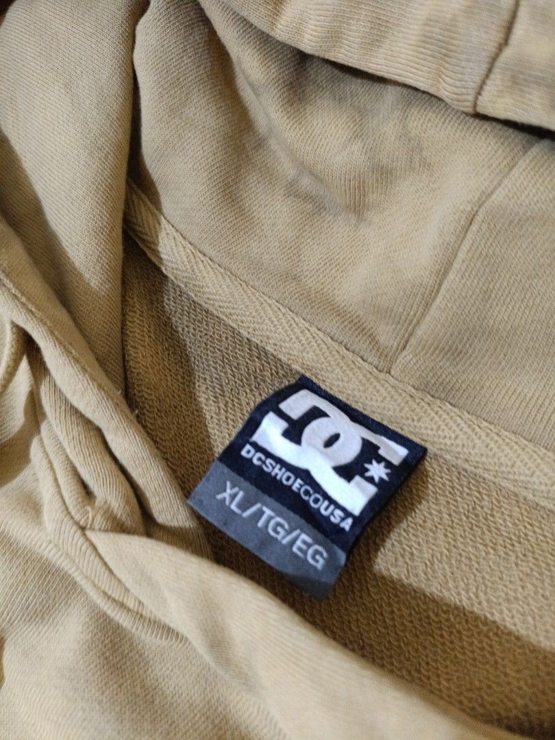 DC Shoes Pullover Hoodie (Category: Hoodies) located in Caloocan City. Submitted by dsenyothrift (Listing ID 1466538463, Image 2). Description: Width: 26 inches Length: 31.5 inches Rating: 8.5/10 Thrifted - Authenticity is not guaranteed Shipping fee will be shouldered by the buyer. .