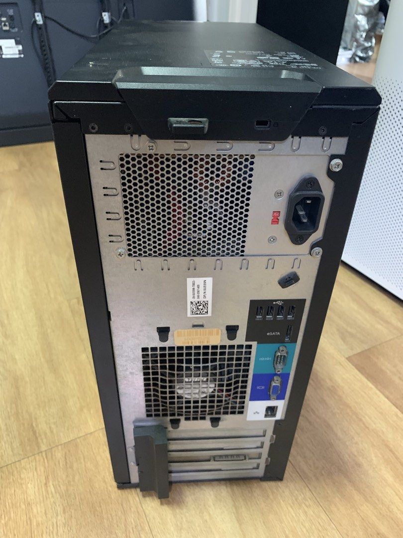 Dell CPU (Category: Desktops) located in Singapore. Submitted by shalltearbloodfall3n (Listing ID 1466354501, Image 3). Description: Selling for parts and what not . NO hdd Please refer to pictures .