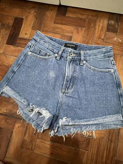 (Category: ) located in . Submitted by wearagainfinds (Listing ID 1466400914, Image 1). Description: .
