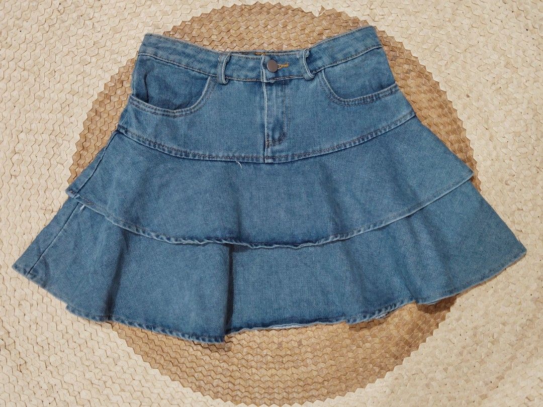 Denim tiered ruffle mini skirt (Category: Skirts) located in San Juan City. Submitted by rhennx (Listing ID 1466539379, Image 1). Description: 📌Size: 26 📌 Length: 15 📌No inner 📌Need wash ‼️Please note that the actual color may slightly vary due to lighting and screen settings. Deliver via lalamove or J&T (SF shoulder by the buyer) Payment first; Cash/Gcash/Bank Transfer .