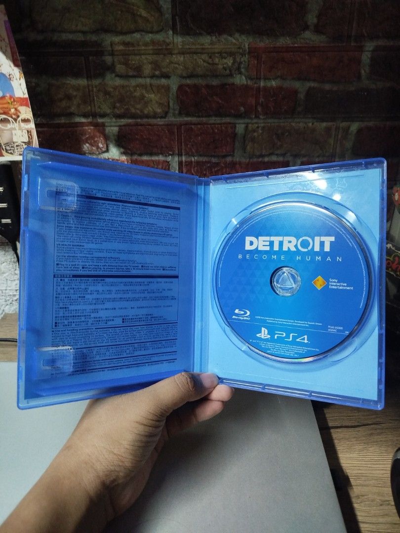 Detroit Become Human PS4 Game Disc (Category: PlayStation) located in Binan City. Submitted by pumpkiiin02 (Listing ID 1466489853, Image 3). Description: - Game: Detroit: Become Human for PlayStation 4 - Condition: Complete with case and original disc - Status: Tested and 100% working, boots up past the title screen with no issues - Publisher: Sony Interactive Entertainment - Physical copy ready to play.