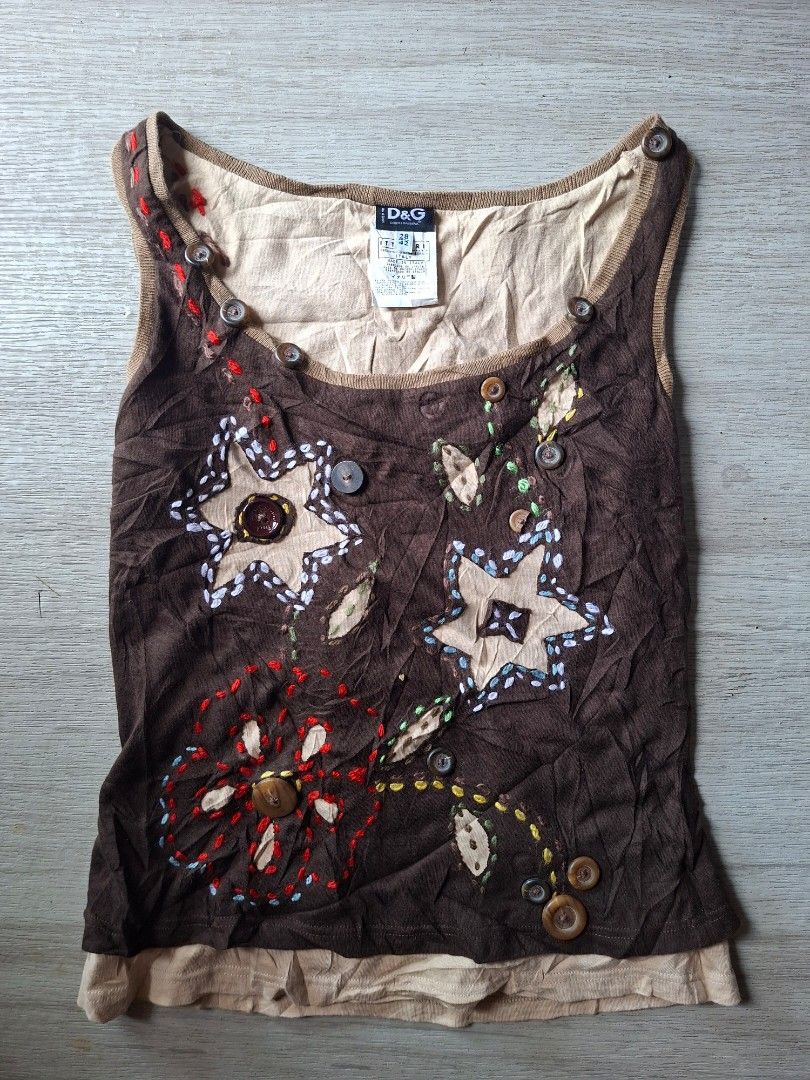 D&G 2002 Y2k tank (Category: Blouses) located in Panabo. Submitted by creticalfinds (Listing ID 1466517067, Image 1). Description: D&G 2002 Y2k tank.