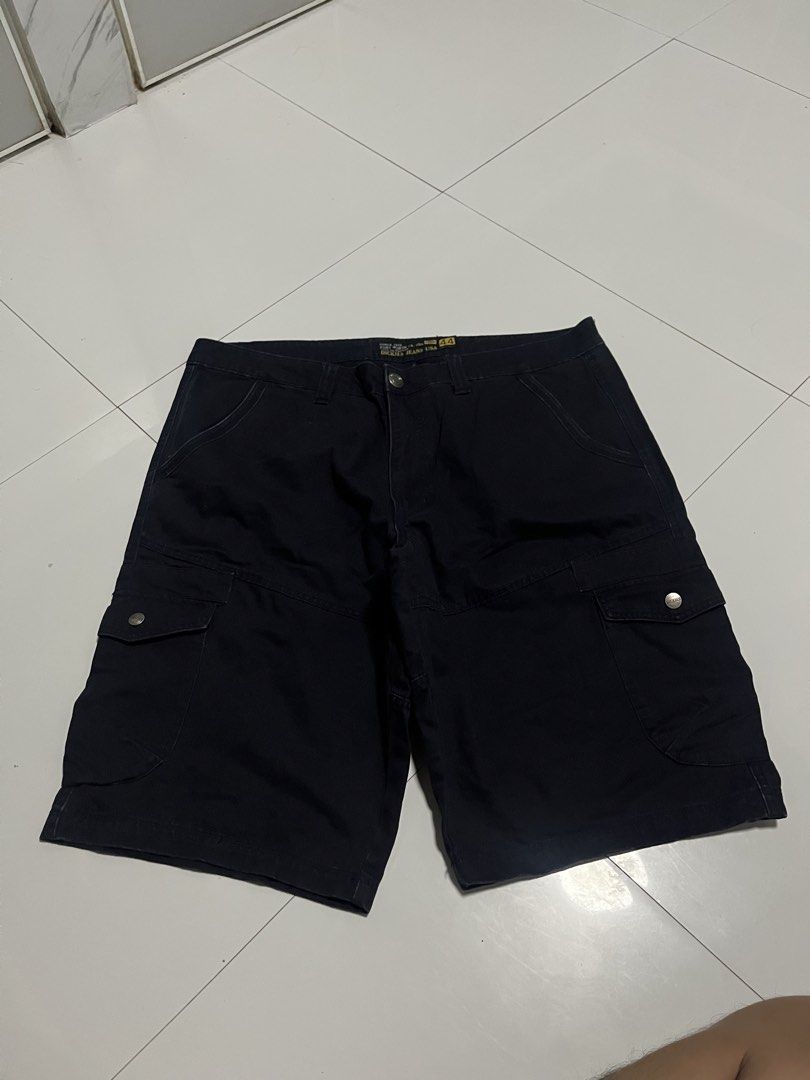 dickies cargo shorts (Category: Shorts) located in San Simon. Submitted by wegintal (Listing ID 1466495802, Image 1). Description: dickies cargo short size 44 on tag 42-44 waist 26 length 13 hem ₱400 freeshipping .