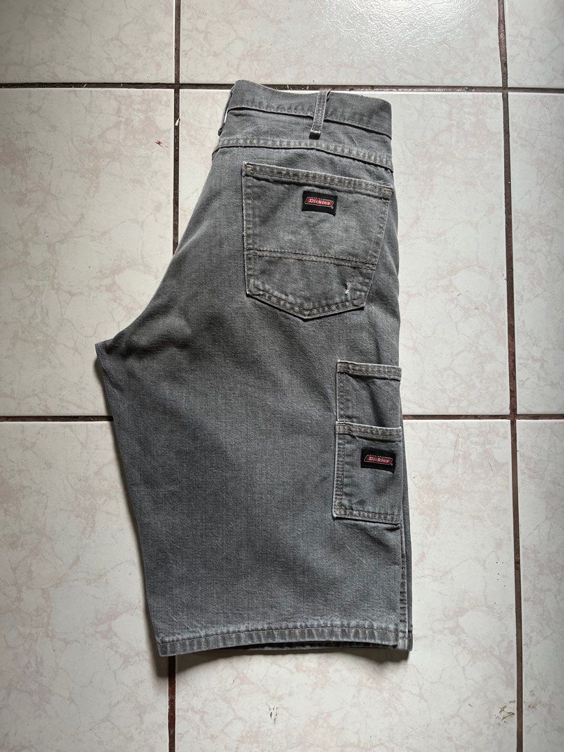 Dickies carpenter short jort washed gray (Category: Shorts) located in Rizal. Submitted by gansstash (Listing ID 1466392732, Image 2). Description: size 33-34 24 length 10.5 hem crispy condition issue: small holes but still presentable negotiable as always.