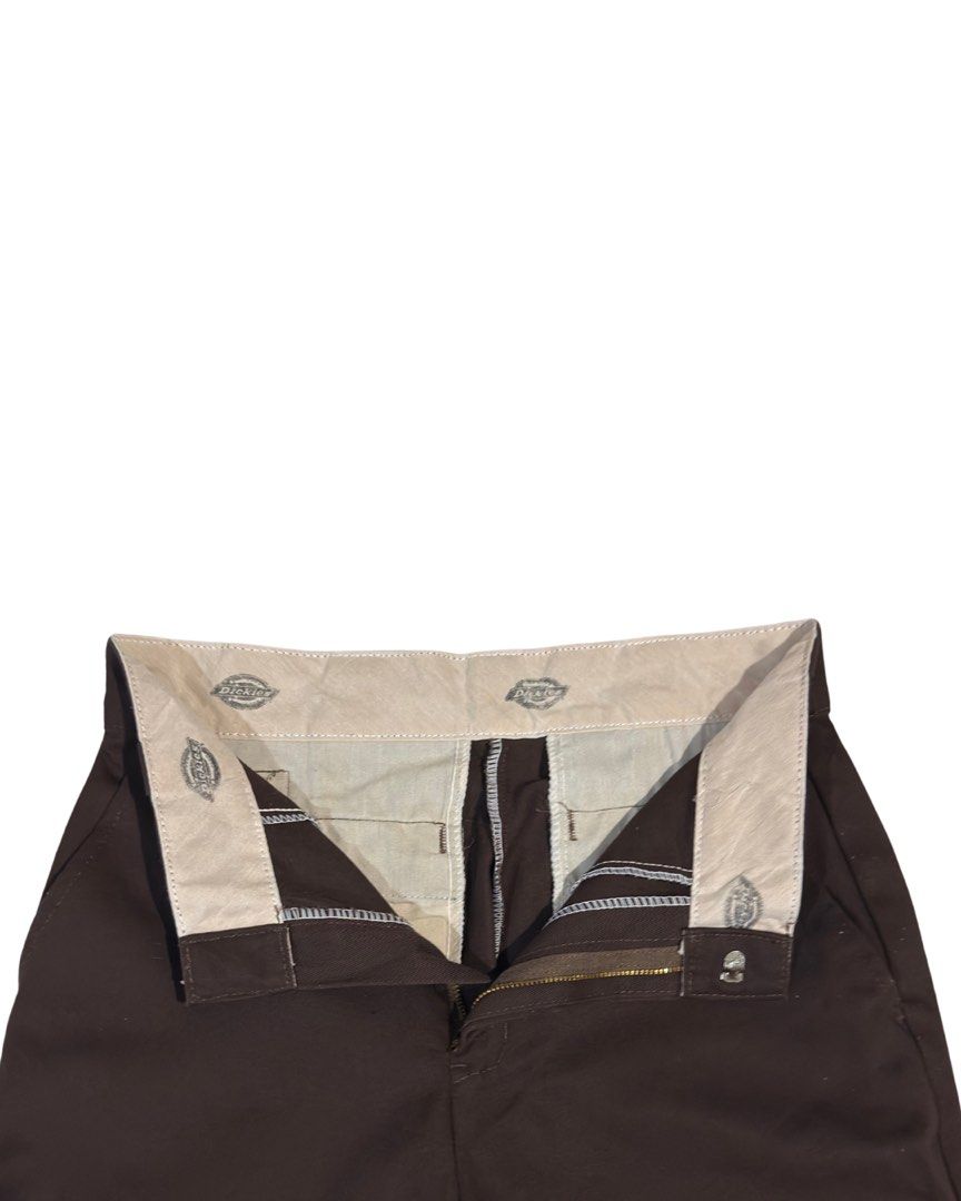 Dickies Dark Brown Work Pants (Category: Jeans) located in Mandaluyong City. Submitted by jiadeclutters (Listing ID 1466483958, Image 2). Description: Dickies Dark Brown Work Pants Dimensions Waist: 28-30 Length: 36.