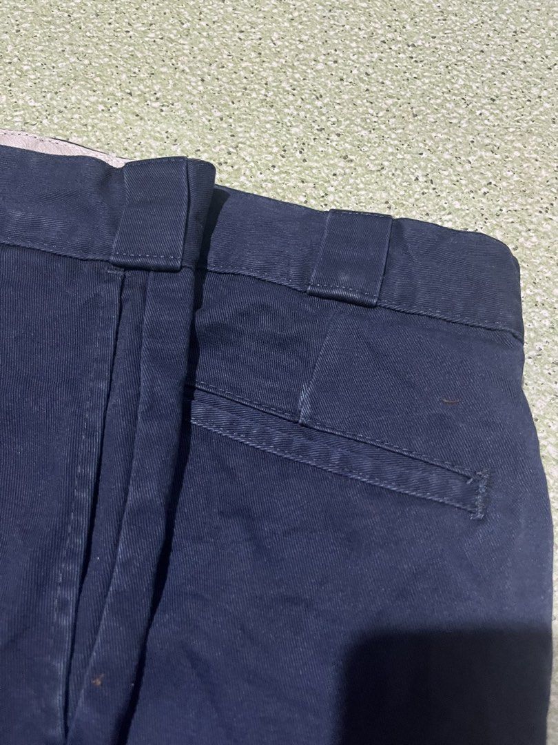 Dickies double patch (Category: Shorts) located in Nagcarlan. Submitted by nashfrias (Listing ID 1466470674, Image 3). Description: Dickies double patch Size • 46 Length • 25.