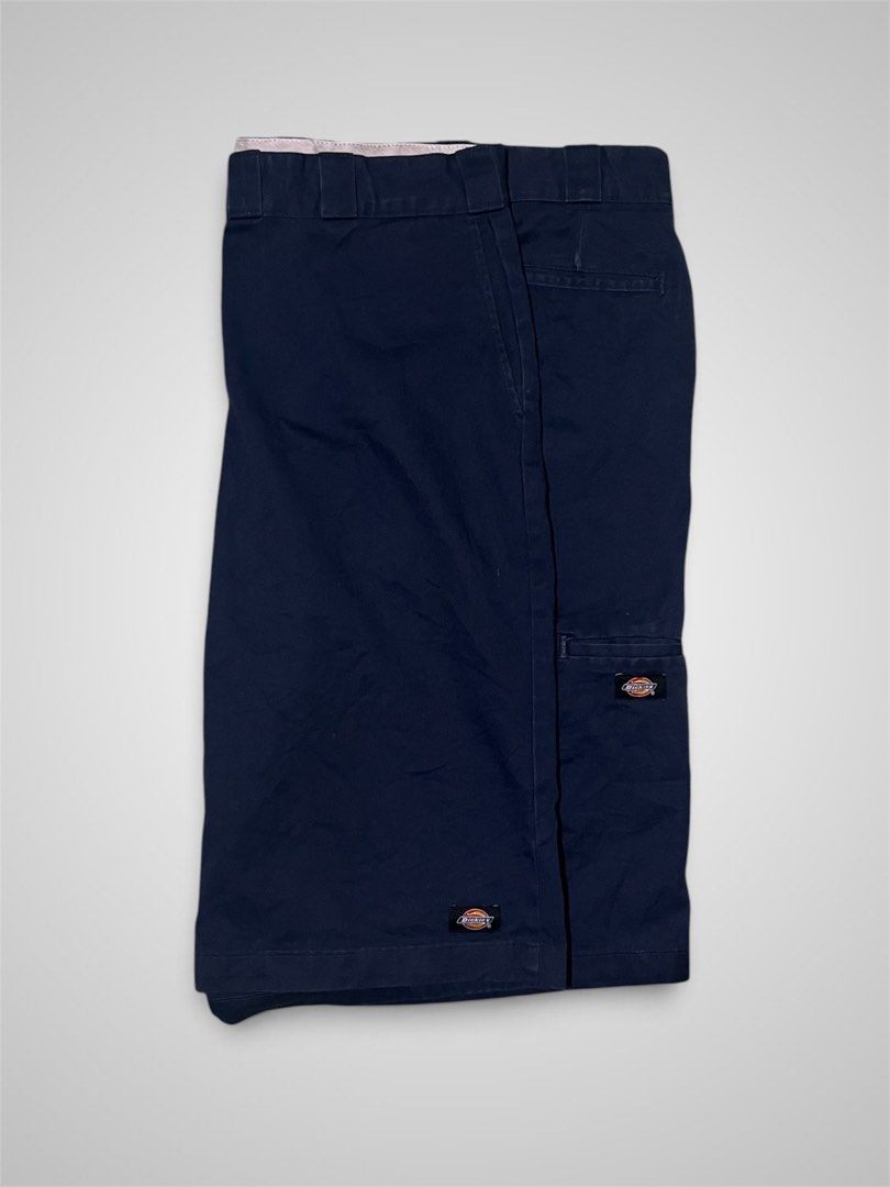 Dickies double patch (Category: Shorts) located in Nagcarlan. Submitted by nashfrias (Listing ID 1466470674, Image 1). Description: Dickies double patch Size • 46 Length • 25.