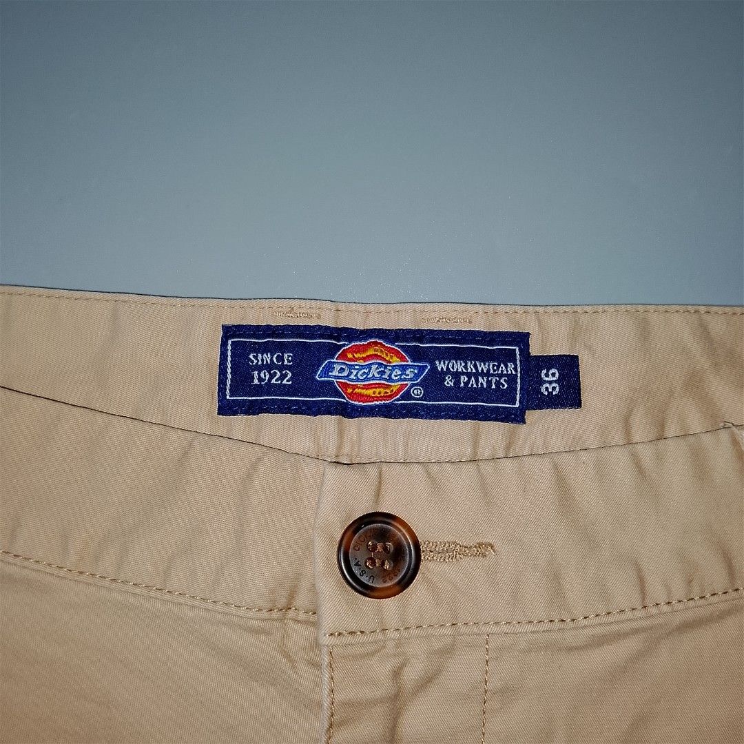 Dickies Double Patch (Category: Shorts) located in Taguig. Submitted by 8kthrifter (Listing ID 1466505658, Image 3). Description: ▪️Waist: 36 ▪️Length: 21.5 almost 22 ▪️Thigh: 14 ▪️Leg Opening: 10.5 ▪️Color rate: 9.5/10 ▪️Issue: sign of usage di ganon kalala ( see last photo) ▪️Excellent Condition.