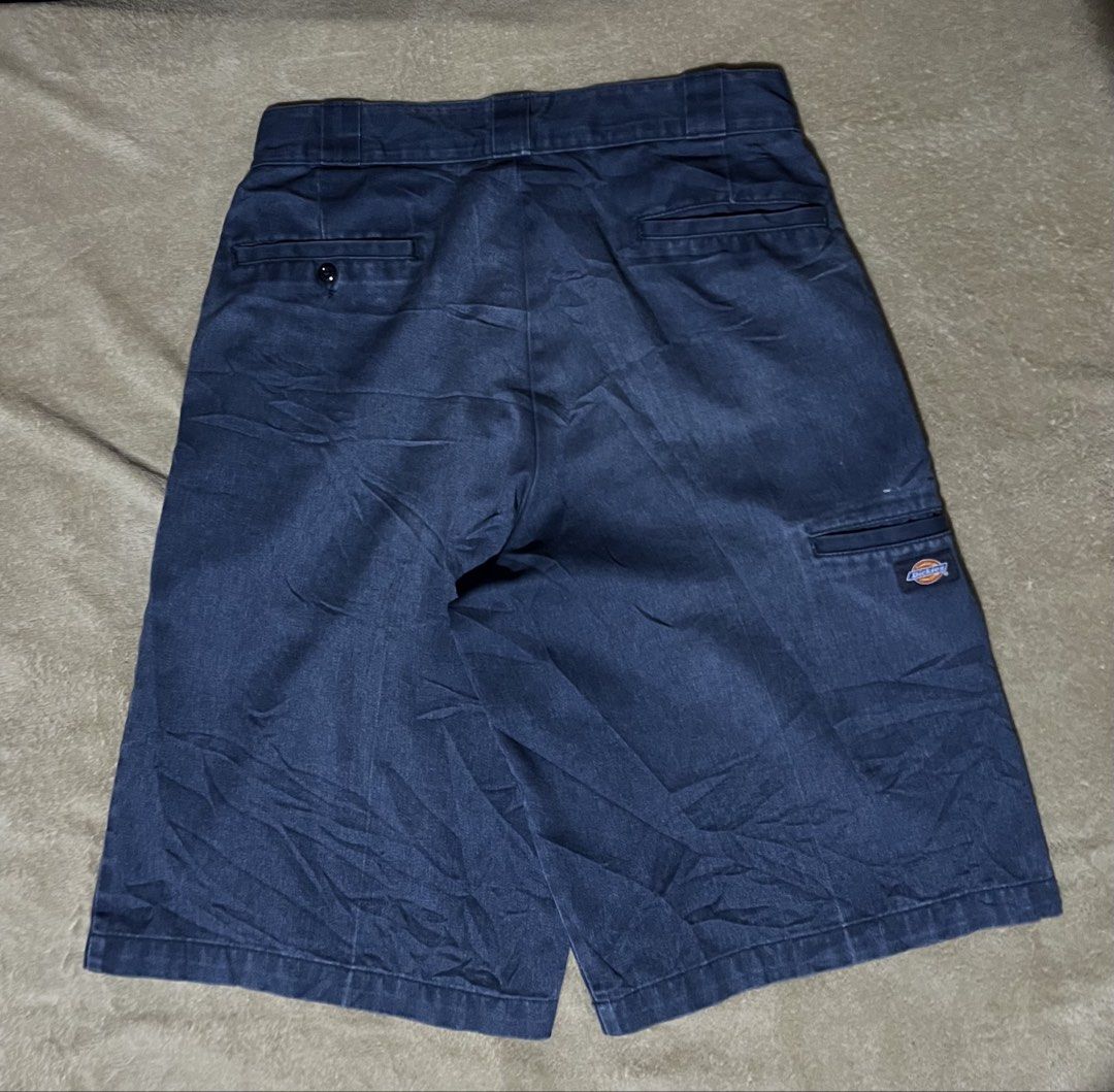 Dickies Double Patch Short (Category: Shorts) located in Cebu City. Submitted by jlturno1999 (Listing ID 1466484849, Image 3). Description: Dickies Double Patch Short Good condition 32 waistline, 23 length, 13 lo 9/10 color rate Legit/authentic Issue white paint sign of usage Need wash.
