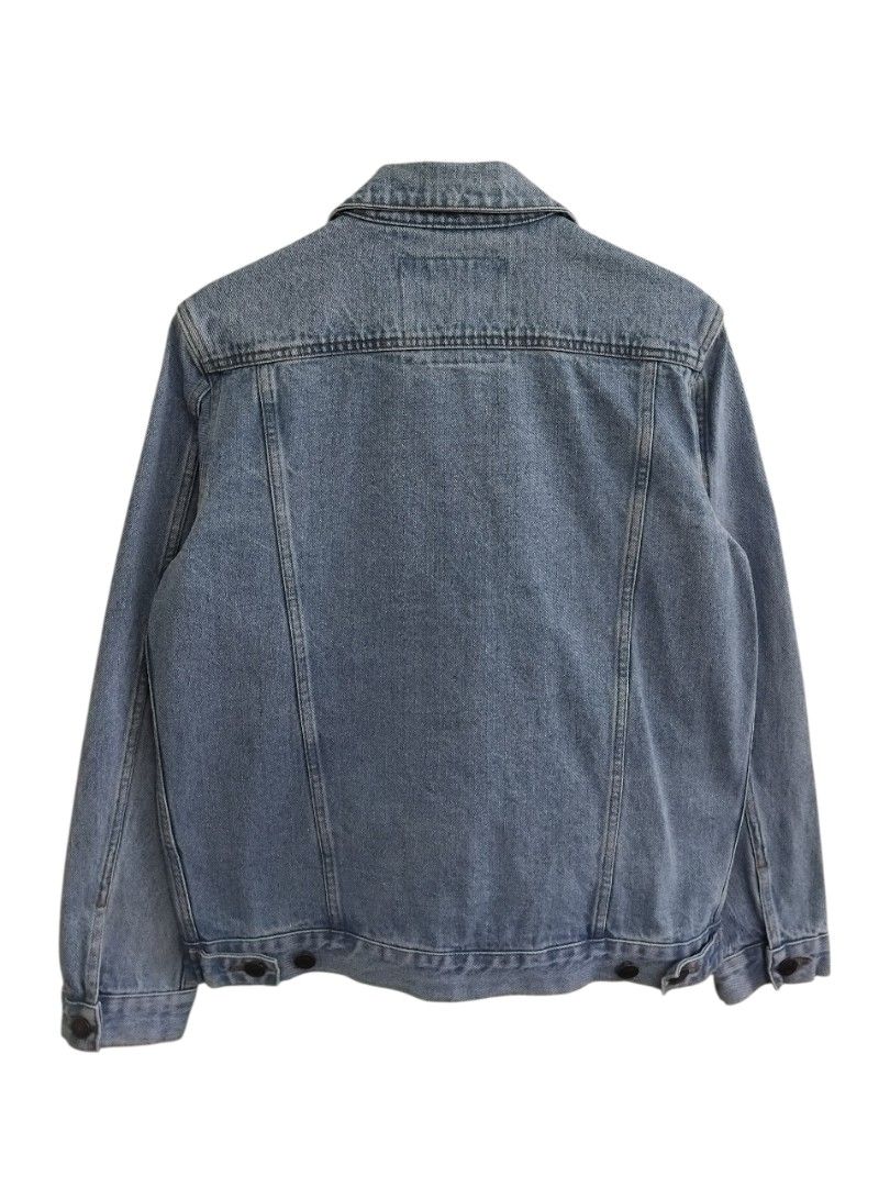 Dickies Light Wash Type II Denim Trucker Jacket (Category: Coats, Jackets and Outerwear) located in Pasig City. Submitted by hustlexcurate (Listing ID 1466417059, Image 2). Description: Dickies Light Wash Type 2 Denim Trucker Jacket Size MEDIUM Dimensions: 22X26.