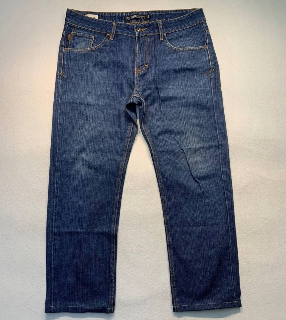Dickies Rush Straight cut (Category: Jeans) located in Mandaluyong City. Submitted by theroom501 (Listing ID 1466458811, Image 2). Description: Dickies Rush Straight cut Style Code: RUSH Size on Tag: 33 Color: Blue Condition: Good pre-owned condition with a heavily distressed vintage look. Flaws/Issues: Altered and need wash Flat Lay Measurements: Pit to Pit: 34 inches Length: 36.5 inches Leegopening Length: 7.5 inches Price:1,000.