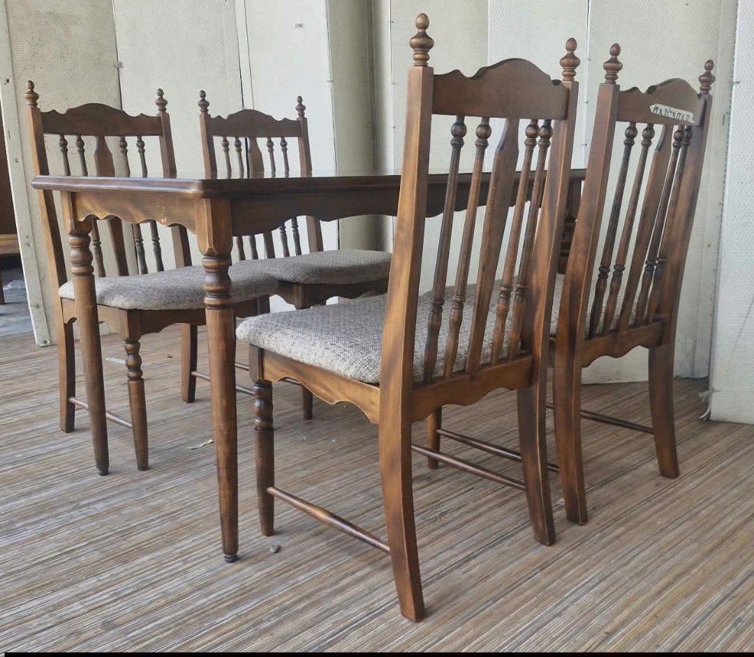 Dining Set (Category: Tables & Sets) located in Meycauayan. Submitted by marygracecasimiro (Listing ID 1466483542, Image 3). Description: Classic Vintage Dining Set 4-Seater / Spindle Back Chairs Table: L48 x W30.5 x H28.5 Chair: L19 x W21.5 x H17/37 Price: 14,500 set🩷.