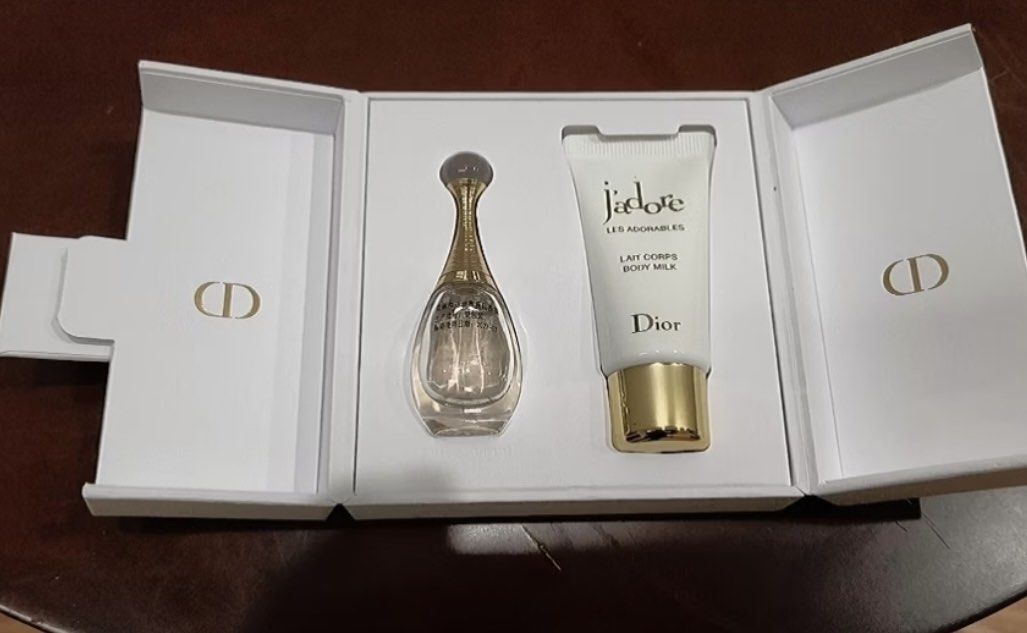 Dior Jadore Gift Set (Category: Body Care) located in Las Pinas. Submitted by gmonteros (Listing ID 1466504534, Image 2). Description: .