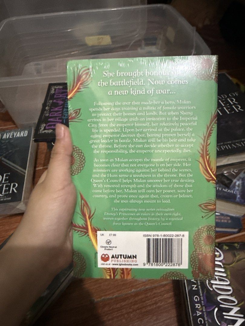 Disney The Queen's Council Feather & Flame (Category: Storybooks) located in Caloocan City. Submitted by episol (Listing ID 1466390352, Image 3). Description: Sealed, brand new. Have slight stains RFS: decluterring.