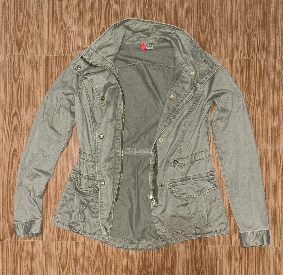 DIVIDED By H&M Utility Jacket (Category: Coats, Jackets and Outerwear) located in Taguig. Submitted by morningstar.to (Listing ID 1466461913, Image 3). Description: .