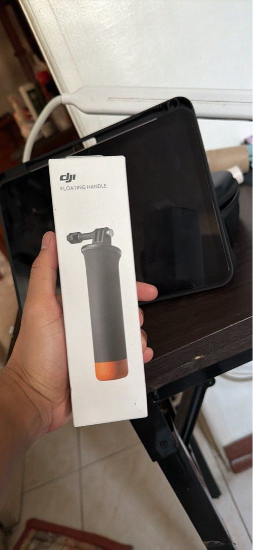 DJI Floating Handle (Category: Camera Bags & Carriers) located in Bacoor. Submitted by rjohndindo60804 (Listing ID 1466394087, Image 1). Description: bought last March Good as new Can do meetups Loc: cavite.